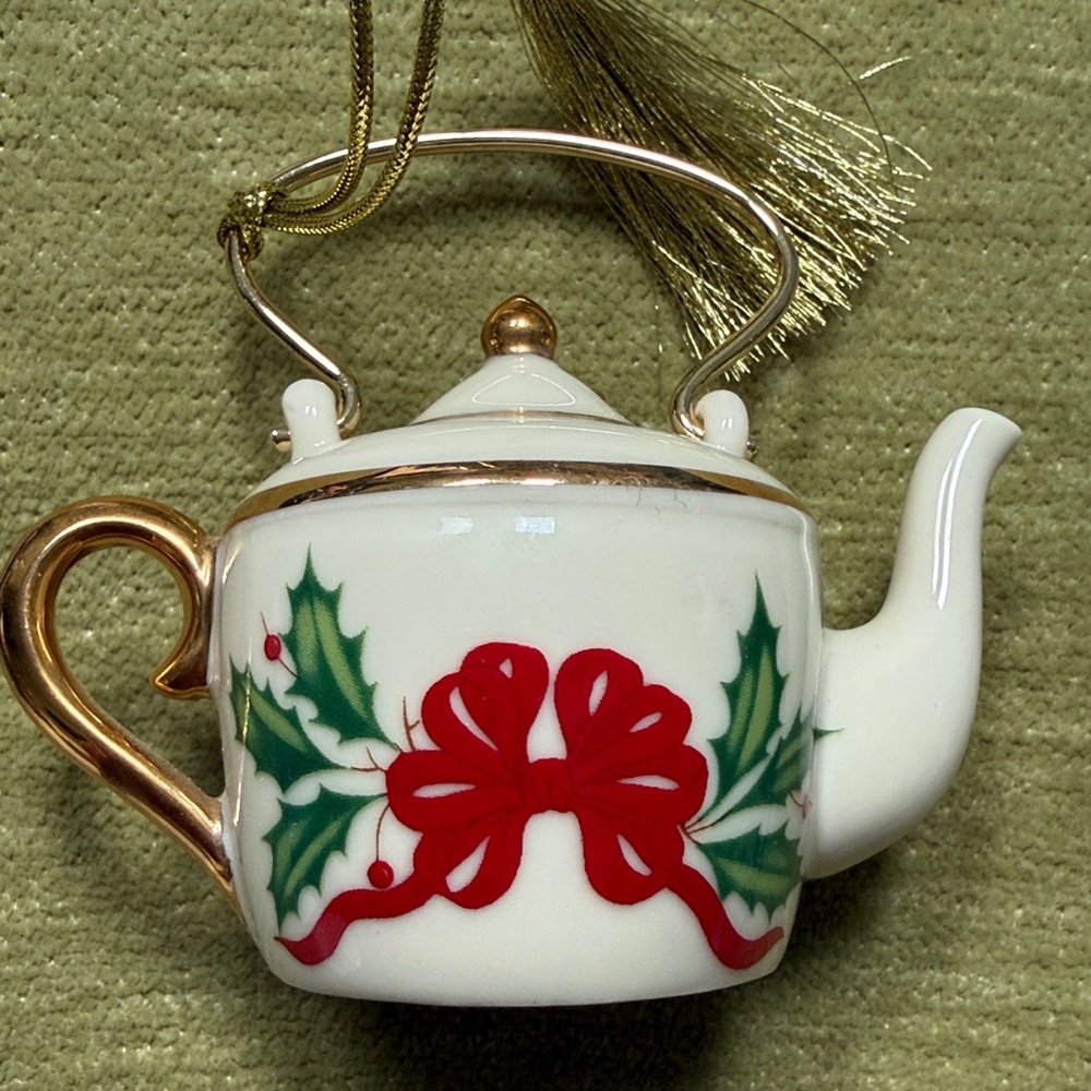 Lenox Teapot Christmas Ornament Holly Berry w/ Red Bow